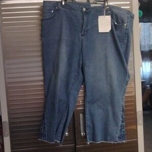 Brand new Cato Denim Cropped Jeans with Embroidered Hem
